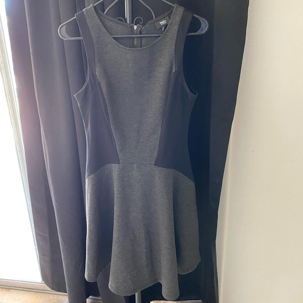 Mossimo sleeveless fitted dress size small